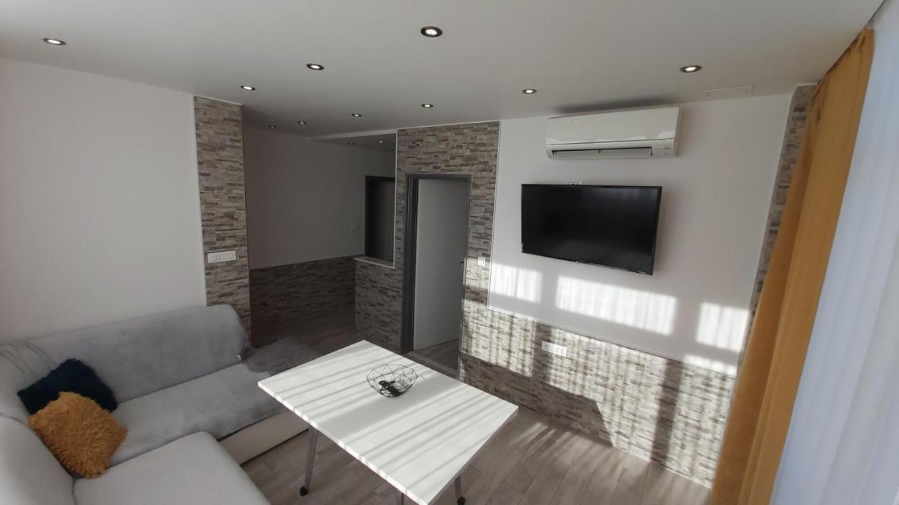 Apartments Druzianic Макарська Екстер'єр фото